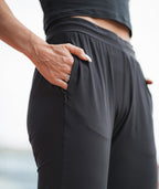 Women's Active Joggers for sports, Model 176 cm / size S#color_black