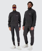Gymnation Pile Jacket Unisex, Model Male 179cm size M / Female 167 size XXS #color_gravel-grey