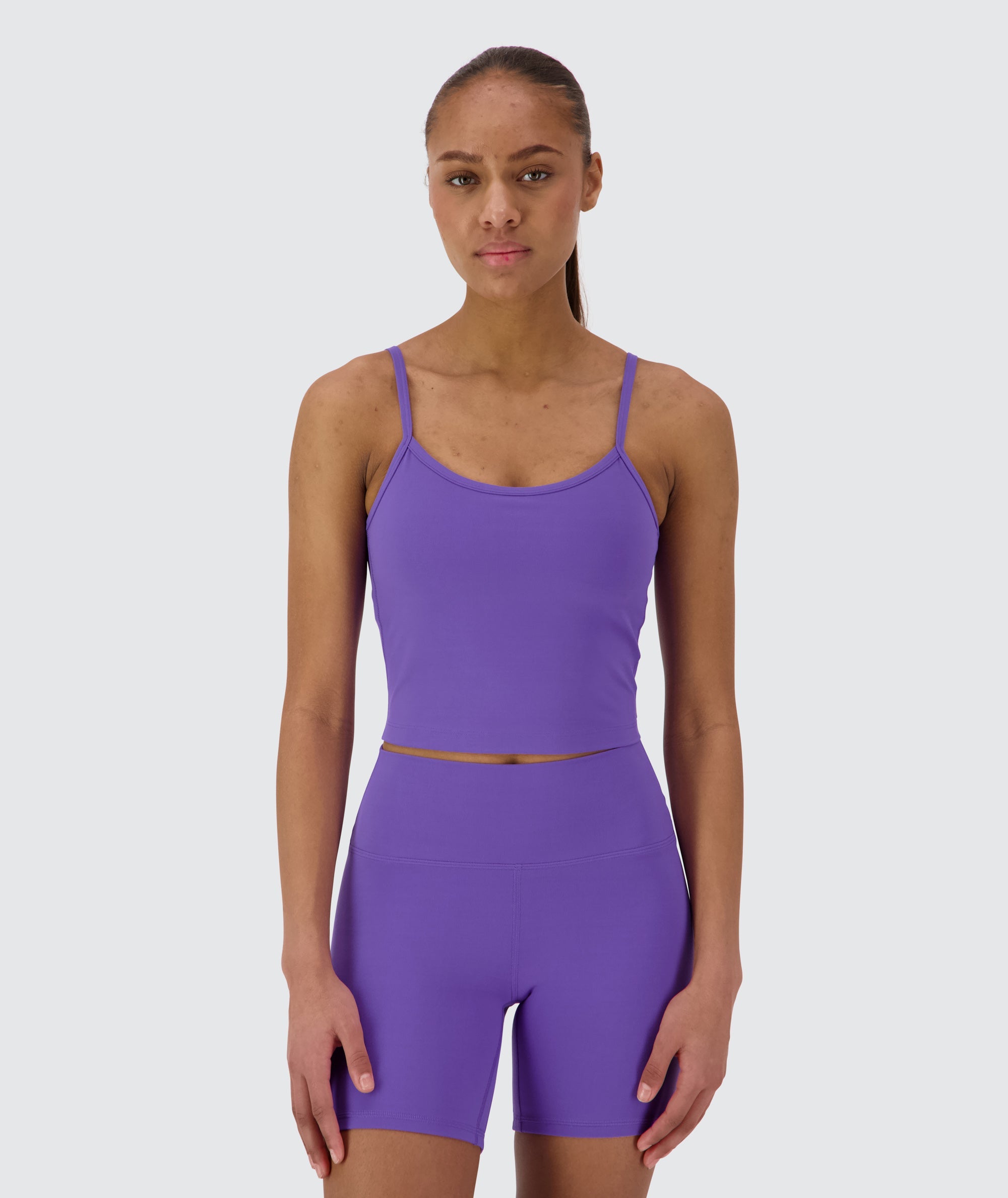 Supersoft bra top, Model 167 cm / size S #color_violet-vibe