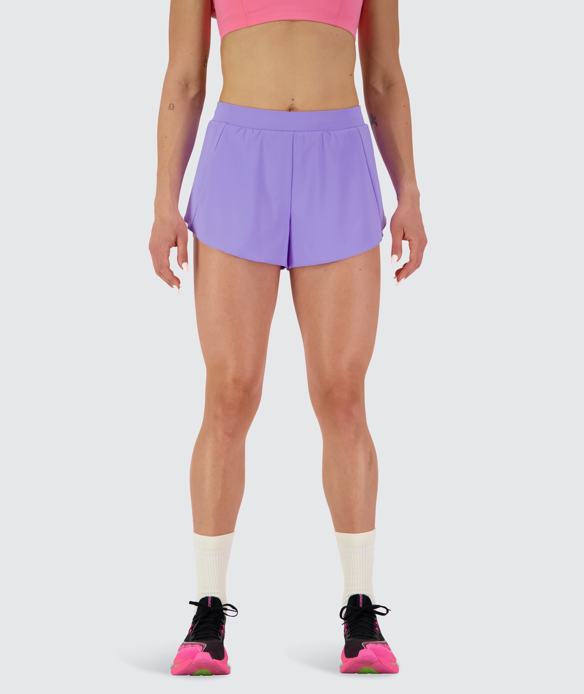 Women's Hybrid Elite Shorts, Model 176 cm / size S #color_violet-haze