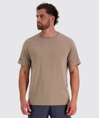 Super comfortable shirt for training, Model 179cm / size L#color_sand